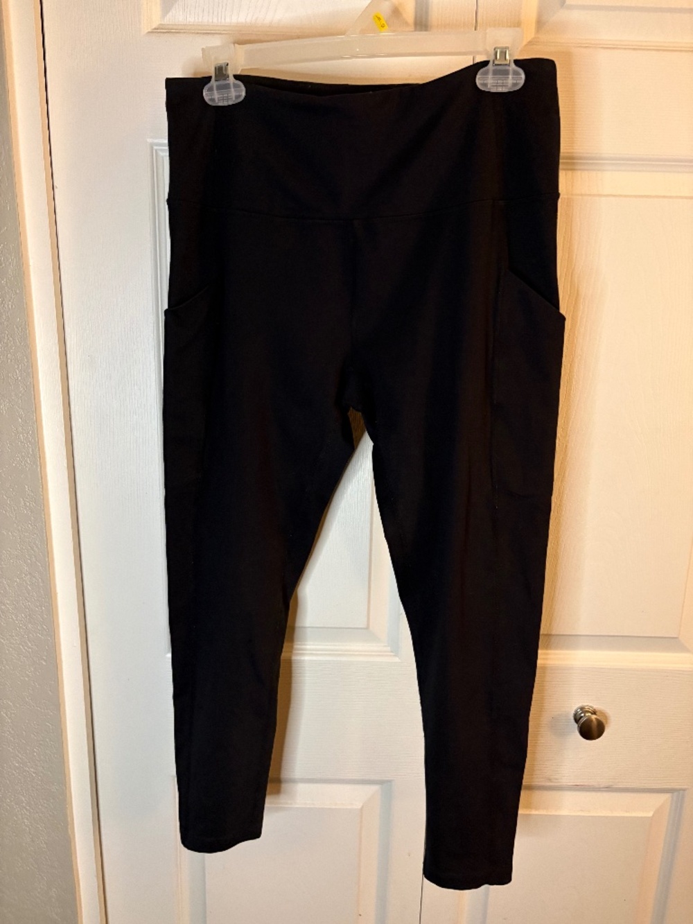 Zella Black Pocket Midi Leggings L